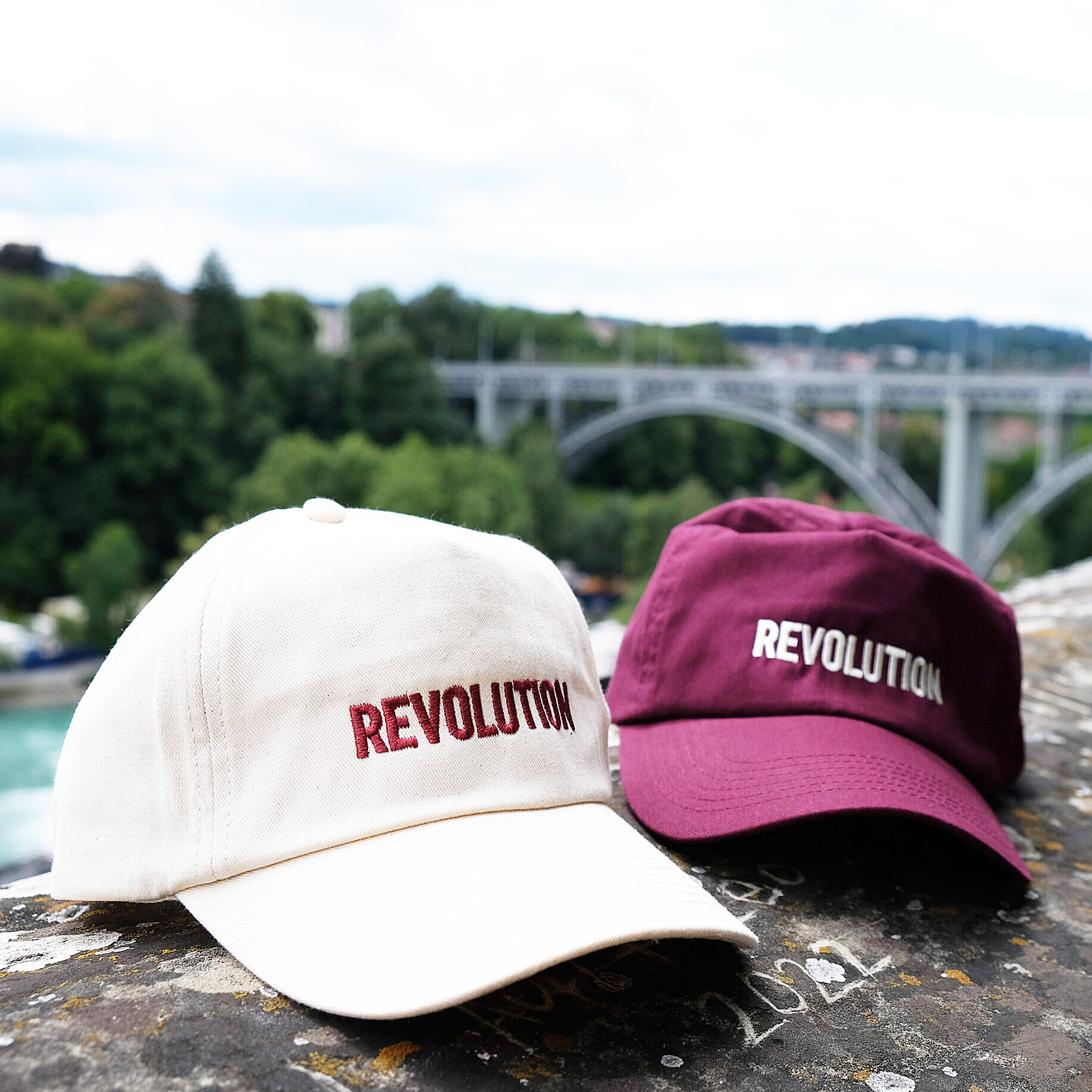 JUSO Casquette de baseball avec le slogan "Revolution"