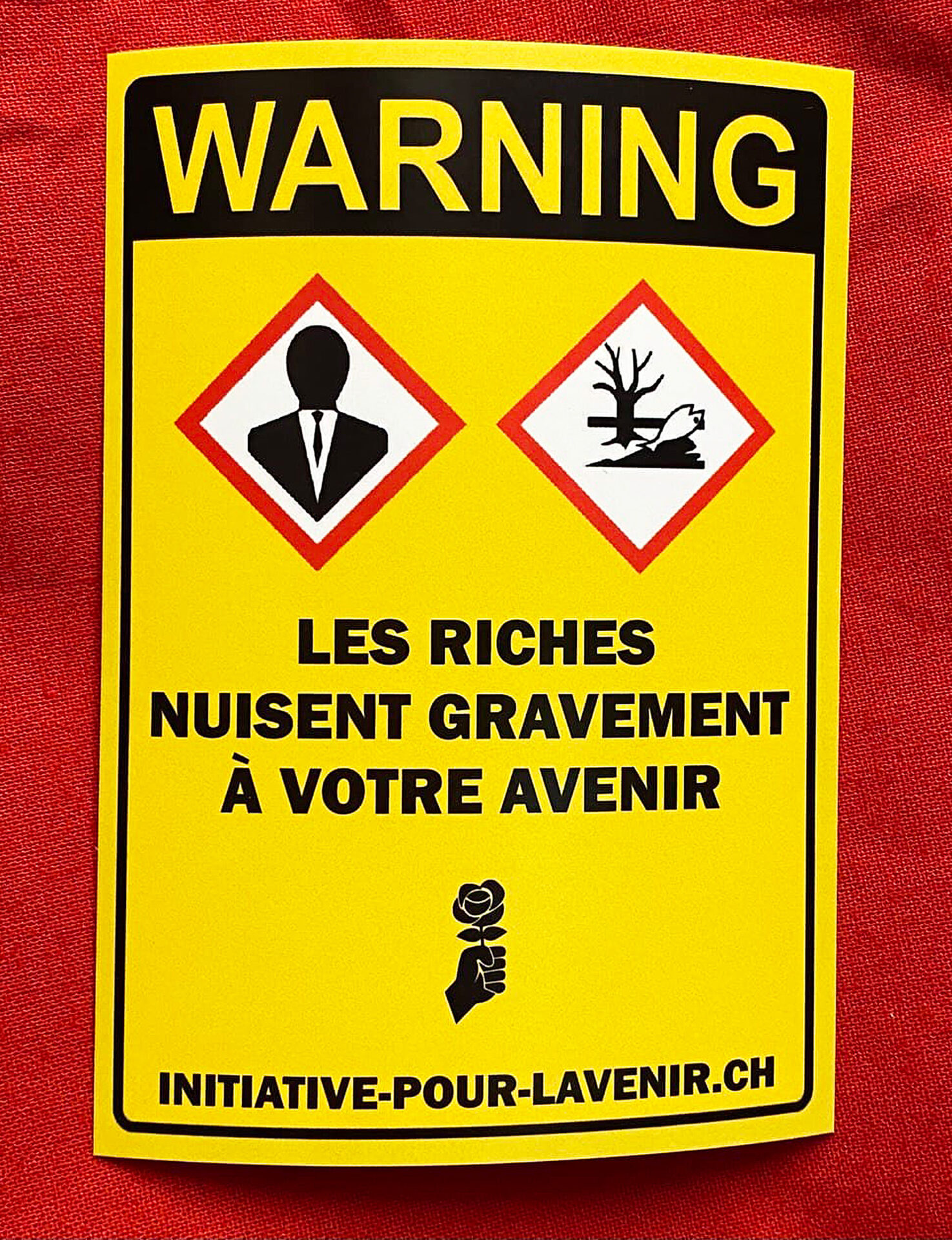 Gratis JUSO Sticker "WARNING: Les riches nuisent gravement à votre avenir"